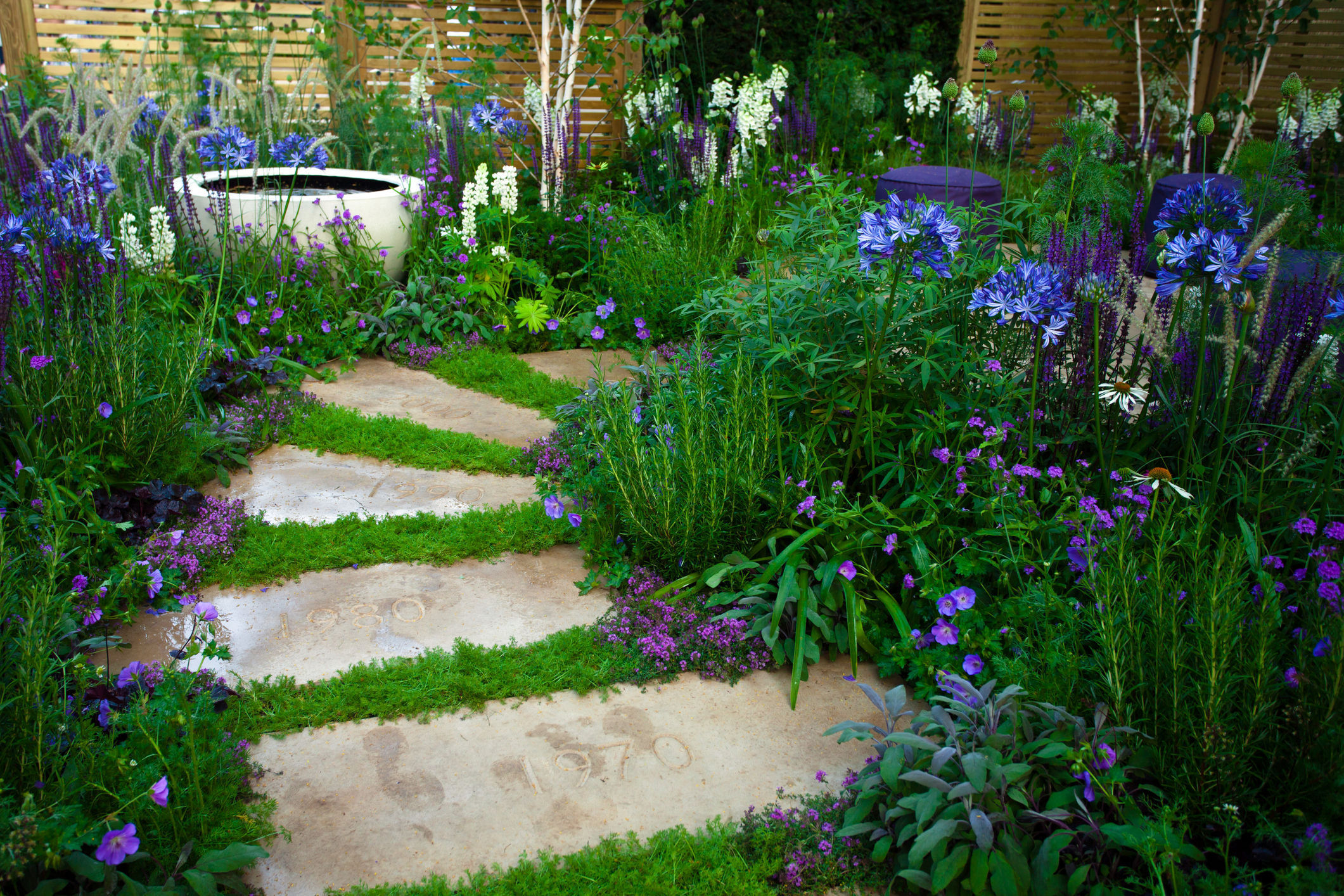 Read Our Expert s Top Tips On Repointing Your Garden Path Kent Homes